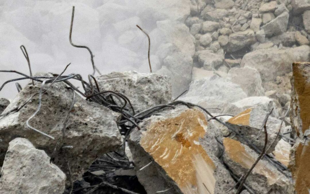 Rebuts de béton avec armature - Les terres en vrac du Québec